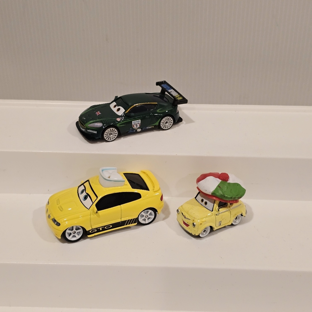 Disney Pixar Cars Diecast Toon and Racing Car Set